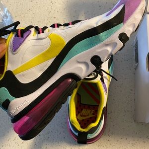 Nike W Air Max 270 React